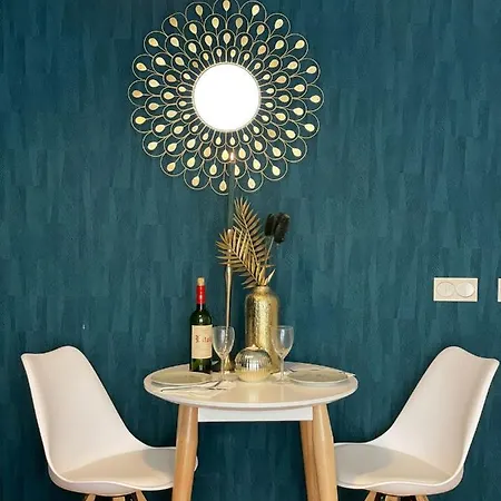 A Space That Feels Like With Private Parking Apartment Malaga