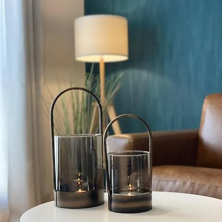 A Space That Feels Like With Private Parking Apartment *