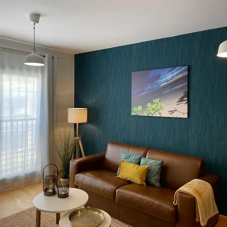 A Space That Feels Like With Private Parking Apartment Malaga
