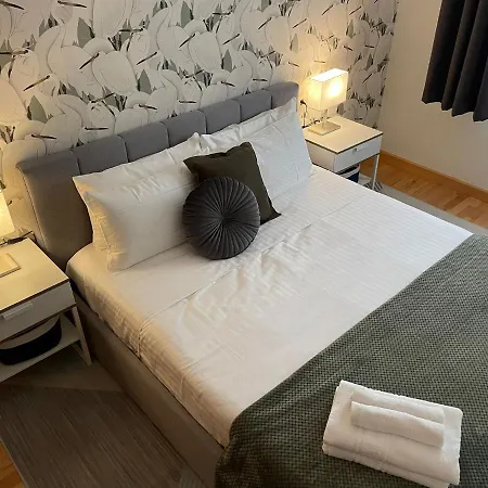 A Space That Feels Like With Private Parking Apartment Malaga